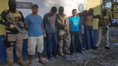Los capturados son originarios de Tocoa y se movilizaban a La Ceiba para cometer ilícitos a bordo de un taxi.