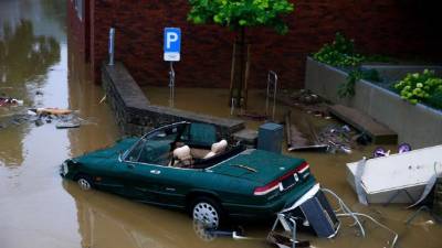 También permanece desaparecida una adolescente de 15 años que fue arrastrada por la corriente del río Ourthe en la provincia belga de Luxemburgo.