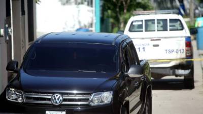 El cadáver de la transportista Roxana Moreno quedó dentro su vehículo doble cabina en la colonia La Sabana.