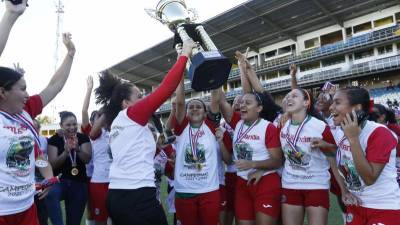 <b>Las chicas del Marathón han ganado tres tres títulos de Liga Femenina.</b>