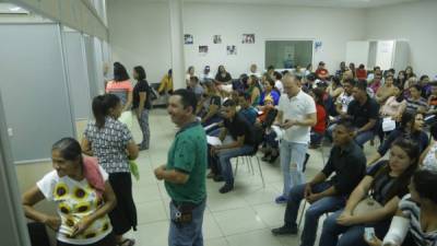 Servicio. Más del 60% de las atenciones que realiza la oficina regional son de usuarios que llegan de otros municipios. Foto: Melvin Cubas.
