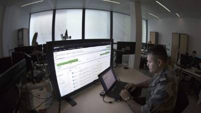 Los hackers también realizaron ataques informáticos a dos regimientos del ejército de tierra francés.