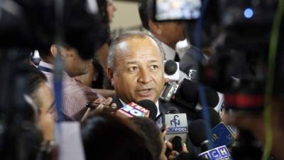 El ministro de Seguridad, Julián Pacheco Tinoco durante una conferencia de prensa. Foto de archivo.