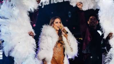 Mariah Carey investiga los errores tras su desastrosa actuación en Times Square.