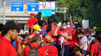 En San Pedro Sula, las actividades del Día del Trabajador comenzaron desde tempranas horas de este domingo. Fotografía: José Cantarero / La Prensa
