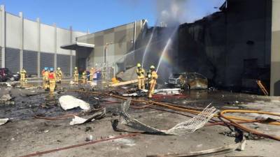 El Cuerpo de Bomberos de Melbourne controló el incendio provocado por el accidente.
