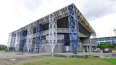 Inmueble. El Gimnasio Olímpico de San Pedro Sula es el centro de acopio de las maletas en Cortés.