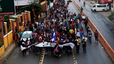 La caravana de migrantes hondureños sigue su paso hoy, miércoles 17 de octubre de 2018, desde la ciudad de Chiquimula rumbo al departamento de Zacapa (Guatemala). EFE