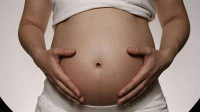 Imagen de una mujer embarazada. EFE/Archivo