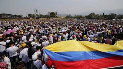 'Venezuela Aid Live', es un concierto organizado por el multimillonario británico Richard Branson para recaudar fondos para el esfuerzo de ayuda venezolano en el Puente Internacional Tienditas en Cúcuta, Colombia.