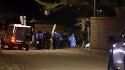 La Policía acordonó el perímetro para poder levantar el cuerpo y recolectar evidencias.