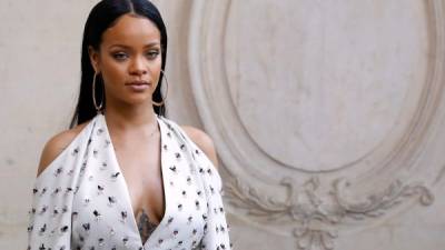 Rihanna ha contribuido con la educación de jóvenes de escasos recursos.