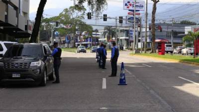 Otros de los puntos de donde se tienen denuncias de sampedranos que han sido asaltados son en la rotonda del Monumento a la Madre, así como en la Fuente Luminosa y en la intersección del bulevar del norte con la avenida Circunvalación.Fotos: Moisés Valenzuela.Imagen: Los andes, 7 calle.