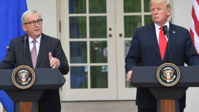 El presidente de EEUU, Donald Trump y el de la Comisión Europea Jean Claude Juncker. AFP