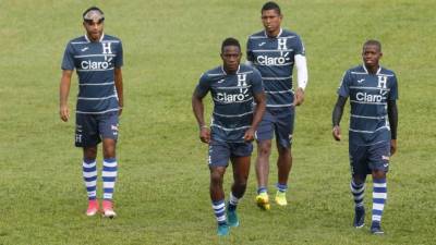 El defensa hondureño Maynor Figueroa no estará este viernes en la cancha de San Pedro sula por acumulación de amarillas, pero sí tendrá acción en Australia.