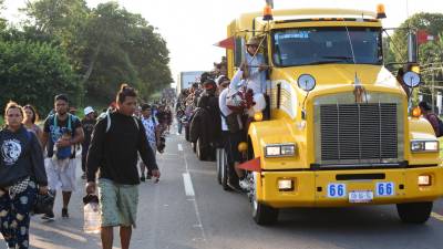 La caravana migrante avanza lentamente por el sur de México hacia la capital del país.