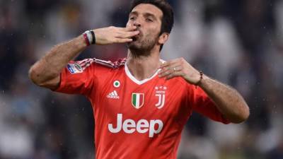 Buffon está cerca de conseguir su séptimo campeonato consecutivo con la Juventus de Turín.