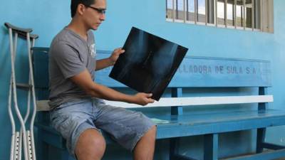 Desde marzo el joven Nelson Nolasco clama por ayuda para no perder su pierna.