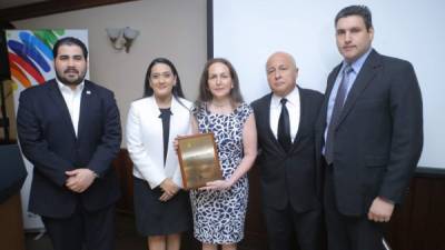 Guillermo Orellana, Lilian Umaña, Dilcia Arriaga, Manuel Jáquez y Mauricio Acosta