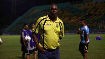 Sus últimos minutos los pasó con la pelota. Murió haciendo lo que le gusta, ayudar a niños a profesionalizarse en el fútbol, expiró inculcando valores humanos a los más pequeños.