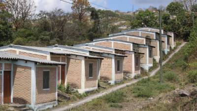 Las viviendas de Altos de las Tapias son las más amplias. Están hechas de ladrillos y hasta tienen dormitorio para empleada.