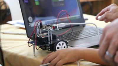 Los jóvenes hondureños del Valle de Sula podrán ahora dar sus primeros pasos en este fascinante campo tecnológico.