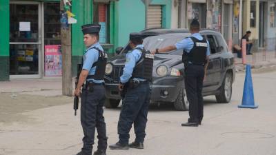 <b><span class=mln_uppercase_mln>Operativos.</span></b> Todos los días se organizan operativos policiales en las vías principales y lugares estratégicos.