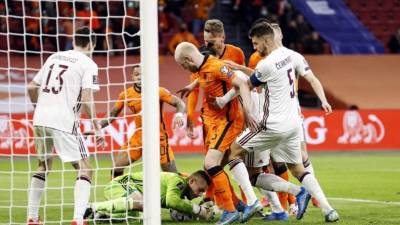 El encuentro fue un auténtico monólogo de los neerlandeses, que dominaron la posesión de balón un 75 % del tiempo y efectuaron 37 disparos. Foto AFP.