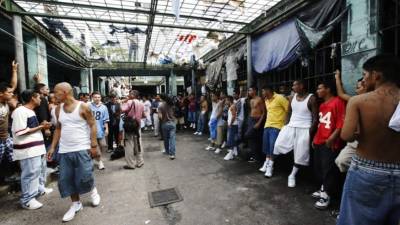 Varios privados de libertad en la Penitenciaría Nacional Marco Aurelio Soto en Támara de Tegucigalpa. Foto de archivo.