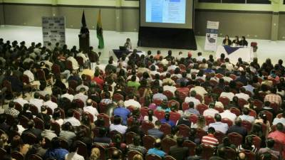 Empresarios afiliados a la Cámara de Comercio conocieron el nuevo régimen ayer en Expocentro.