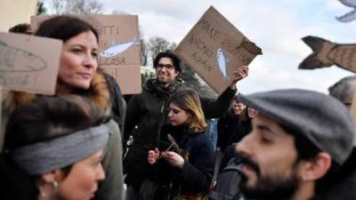 Este sábado se celebrarán protestas en algunas ciudades de Francia como Estrasburgo (este), Lyon (centro-este) y Rennes (oeste) y se esperan grandes manifestaciones el martes. Foto EFE.