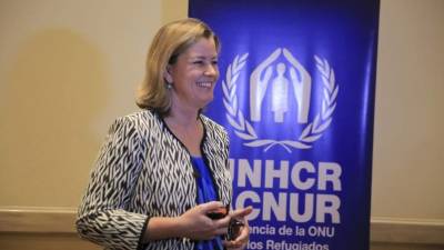 La alta comisionada adjunta de las Naciones Unidas para los Refugiados (Acnur), Kelly Clements, ofrece una rueda de prensa en Tegucigalpa (Honduras). EFE