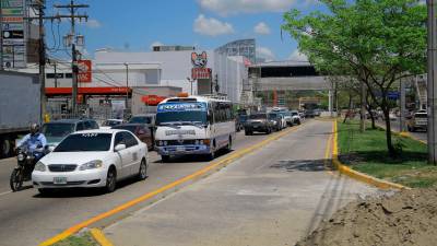 <b><span class=mln_uppercase_mln>vialidad.</span></b> El retorno a la izquierda frente a Mega Mall fue cerrado por la Municipalidad, este es uno de los puntos de embotellamientos tanto de ida como de venida, ahora los conductores deben hacer el giro frente a Diunsa..<span class=mln_uppercase_mln> Fotos: Melvin Cubas.</span>