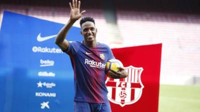 Yerry Mina durante su presentación ante la afición azulgrana en el Camp Nou.