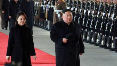 Kim y su esposa junto a varios altos funcionarios norcoreanos ya fueron vacunados contra el letal virus./