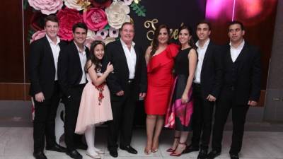 George, William, Alexandra Marie Afif, Jackie, Jacqueline, Michael y Afif Elías Diek.