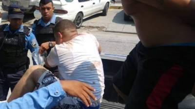 Los detenidos fueron trasladados a una posta policial.
