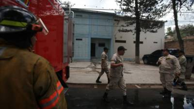 Elementos del Cuerpo de Bomberos lograron controlar un incendio en varias habitaciones del Centro de Menores Sagrado Corazón en la colonia 21 de Octubre.