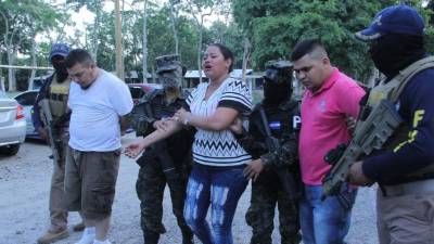 Les decomisaron dinero y un celular.