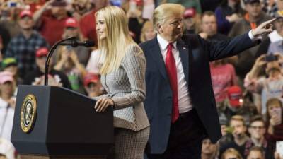 El magnate celebró un mitin en Ohio junto a su hija Ivanka Trump en el cierre de campaña./AFP.