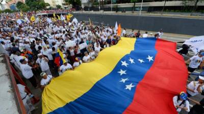 Miles de personas se tomaron las calles de Caracas para exigir la salida de Maduro.