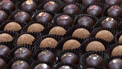 El fenómeno de El Niño ha provocado sequías en el oeste de África, donde se concentra alrededor del 60 % de la producción mundial de cacao.