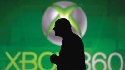 En una serie de entrevistas exclusivas, algunas con los ojos aguados, Ballmer cuenta cómo llegó a la decisión de retirarse.