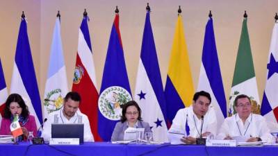 Representantes de diez países mesoamericanos se reúnen este miércoles, durante la XVII Cumbre de Jefes de Estado y de Gobierno del Mecanismo de Diálogo y Concertación de Tuxtla, en San Pedro Sula.