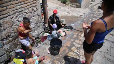 Las autoridades hacen un llamado a los capitalinos para que cuiden este vital líquido.