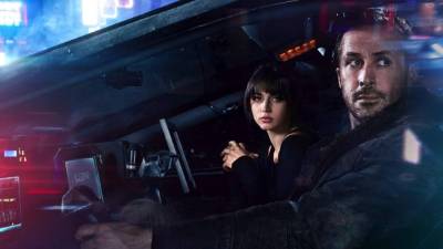Ana de Armas y Ryan Gosling en una escena de 'Blade Runner 2049'.