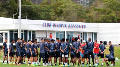 El Olimpia comenzó su pretemporada en el 2023 con miras a la temporada. El campeón de Honduras y de Concacaf recibió la mañana de este martes la visita de dos personajes.