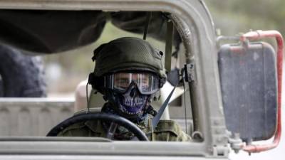 Un soldado israelí patrulla por la Franja de Gaza, al sur de Israel. EFE/Archivo