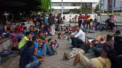 La gigantesca caravana de más de 7,000 migrantes centroamericanos que recorre México hacia EEUU, llegó esta tarde a Huixtla, Chiapas, tras recorrer 40 kilómetros desde el Municipio de Tapachula.