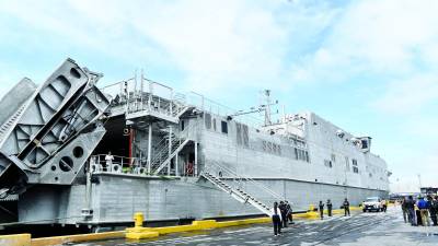 <b>Autoridades hondureñas y de EUA estuvieron ayer en el cierre de la misión. Fotos: Héctor Edú</b>